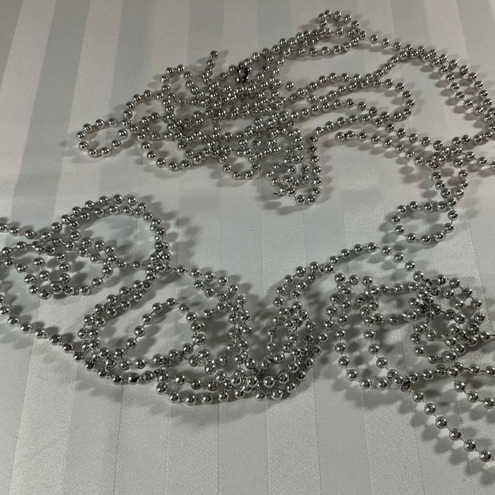 🏡 5/$25 - Vintage Silver Beaded Garland x2